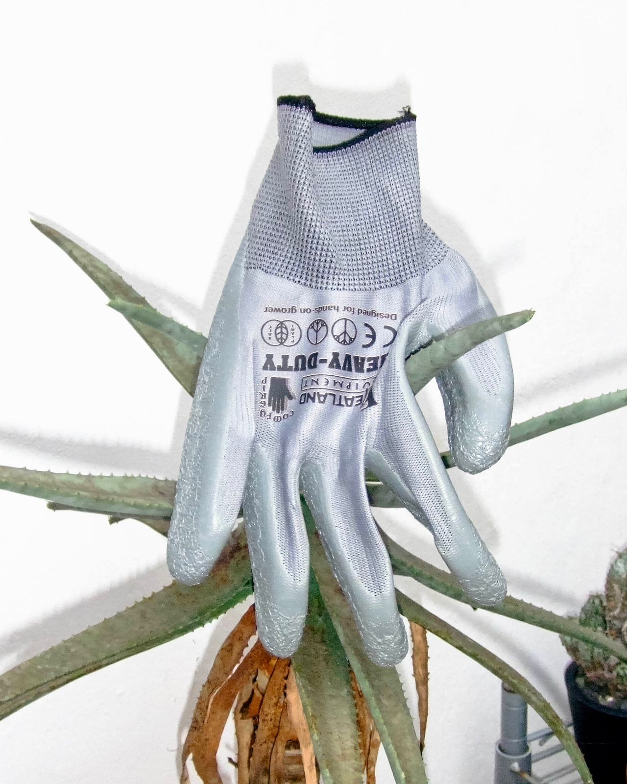 HEATLAND EQUIPMENT HEAVY-DUTY GLOVES